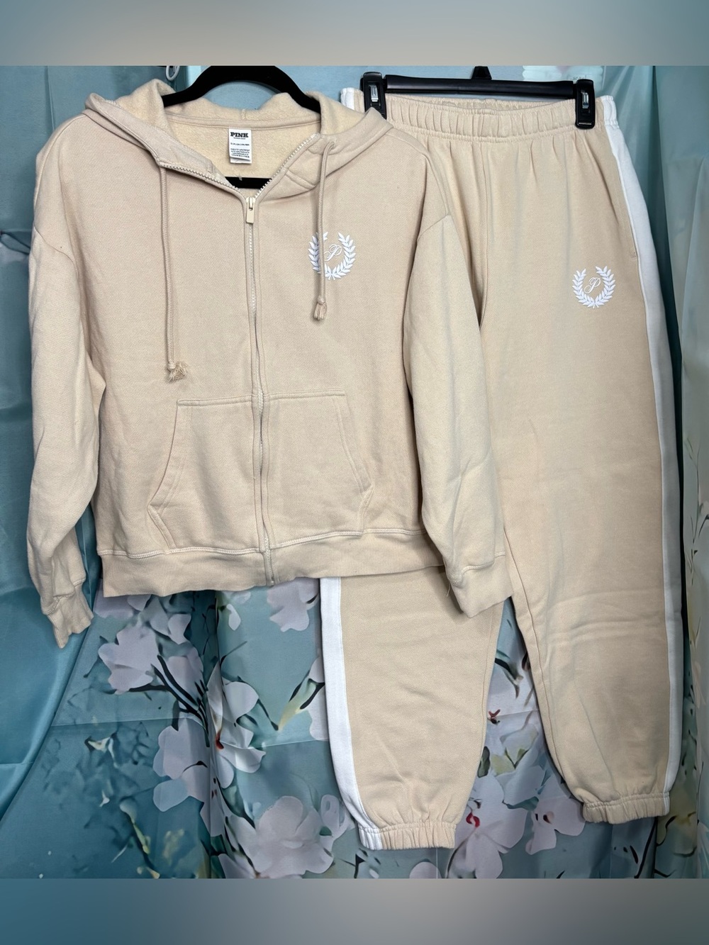 PINK Victoria's Secret Laurel Wreath & P Logo Fleece Hoodie & Joggers Set Small